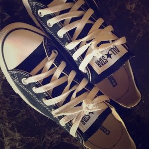 Black Converse Women’s Size 9